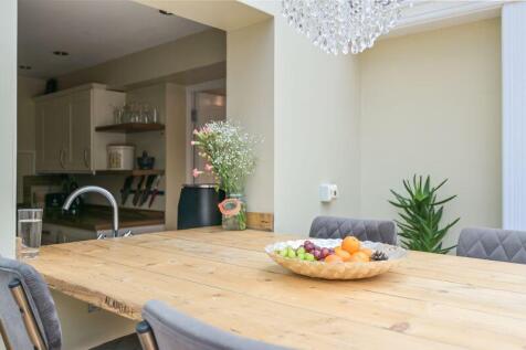 Conservatory Breakfast Bar
