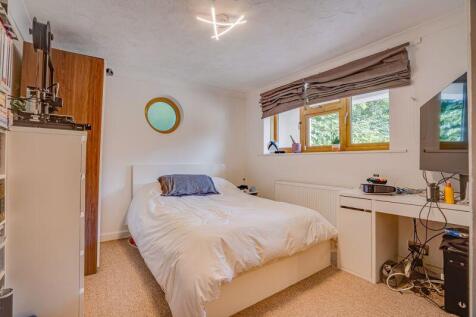 Ground Fllor Bedroom with En-Suite