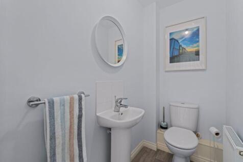 Downstairs Cloakroom 