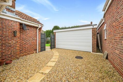 Detached Double Garage