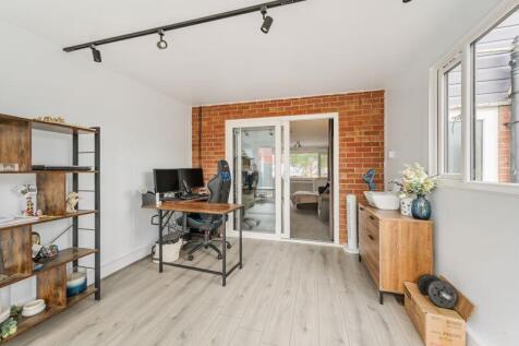 Study / Playroom 