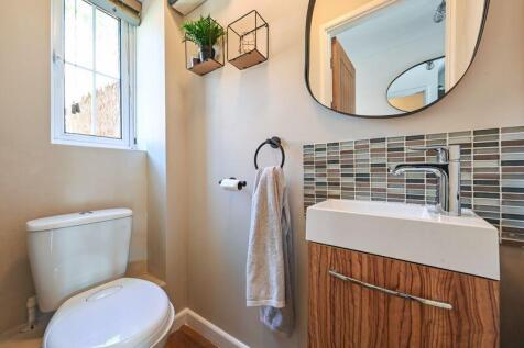 Downstairs Cloakroom 