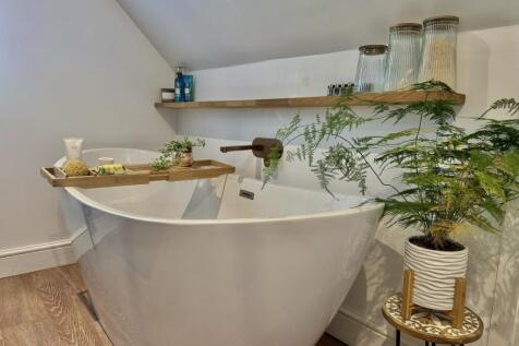 Ensuite Details