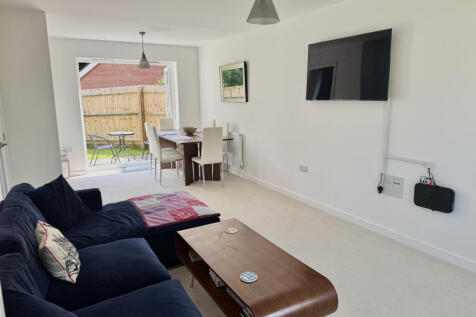 Lounge / Dining Room