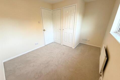 bedroom1.jpg