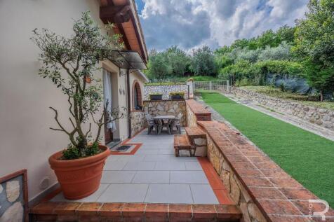 Property Image 11