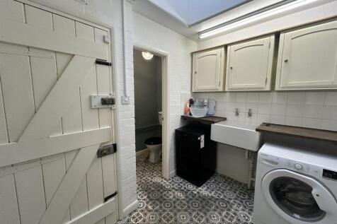 Utility Room.JPEG