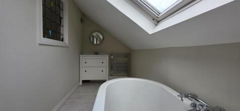 Bathroom Bed2.jpg