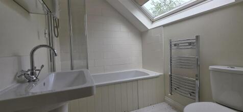 Bathroom Bed3.jpg