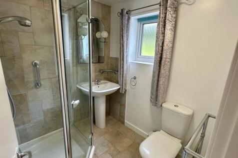 Bathroom2.jpg