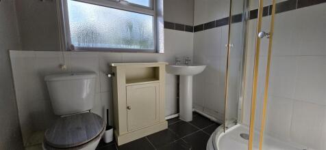 Shower Room.jpg
