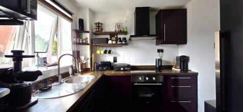 Kitchen 2.jpg