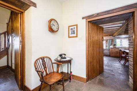 Entrance through to Kitchen