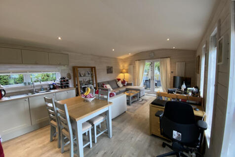 Kitchen / Lounge View