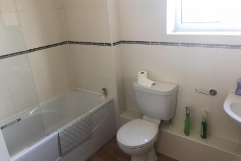 Cambridge letting agents bathroom