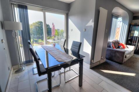Second Lounge &amp; Dining Area