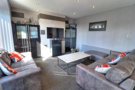 Second Lounge &amp; Dining Area