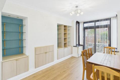 Living Room/Dining Room