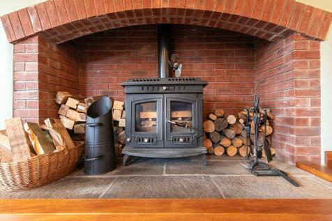 Lounge log burner 