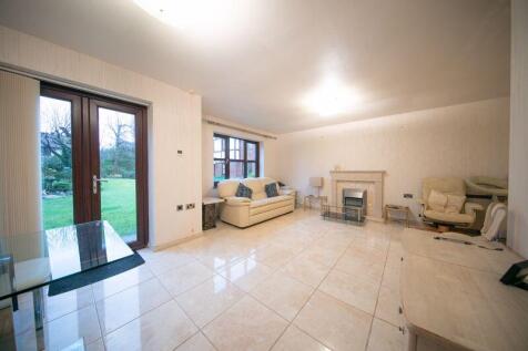 Living and dining space