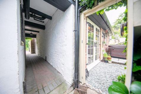 Garden access point