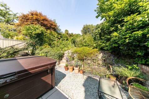 Stunning mature private garden to rear