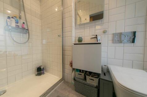 Bedroom 2 en-suite
