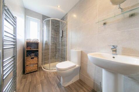 Bedroom 1 en-suite