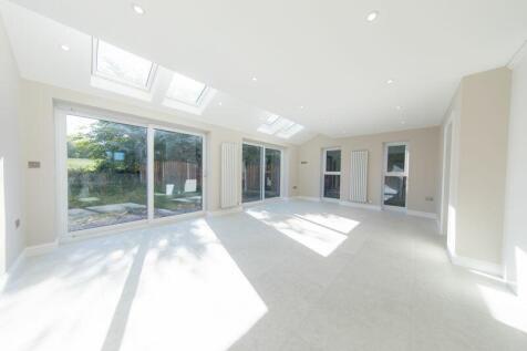 Open plan living and dining area