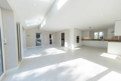 Open plan kitchen, living and dining ...