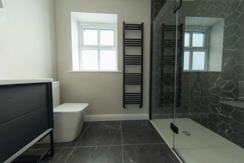 Bedroom 1 en-suite