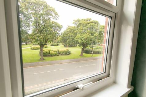 Bedroom 1 park view
