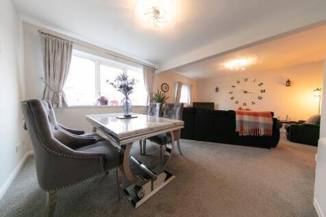Dining area and lounge