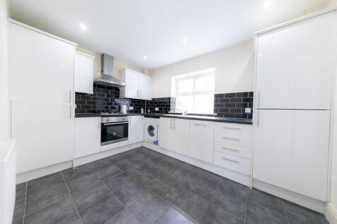 Kitchen &amp; dining room