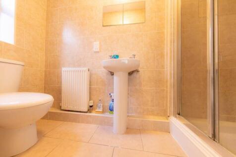 Bedroom 1 en-suite