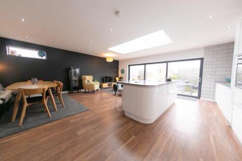 Open plan kitchen, living and dining ...
