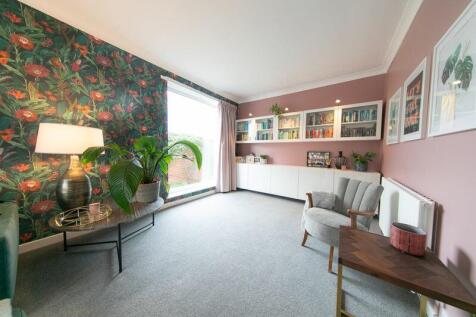 Lounge (rear)