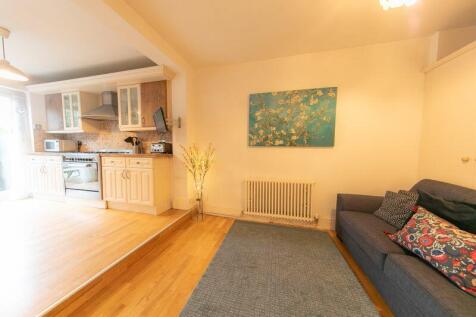 Reception 2 &amp; kitchen