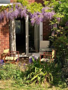 Alfresco dining 