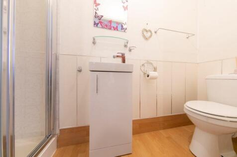 Bedroom 2 en-suite