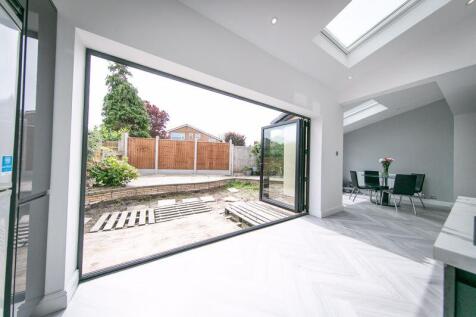Bi-fold door to garden