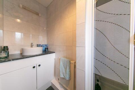 Bedroom 1 en-suite