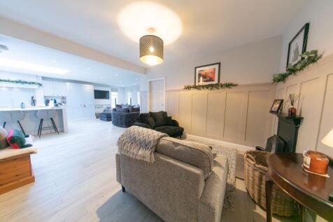 Snug open to open plan kitchen, livin...