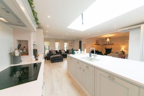 Kitchen &amp; living areas