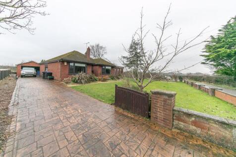 Driveway to garage/workshop