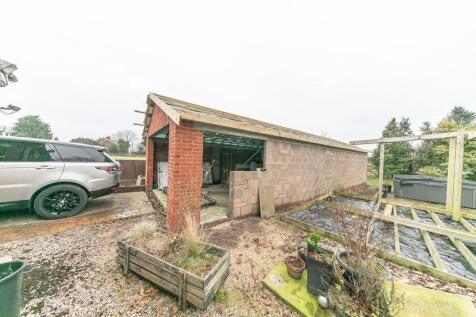 Garage/Workshpp 