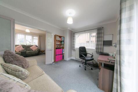 Snug/office &amp; lounge