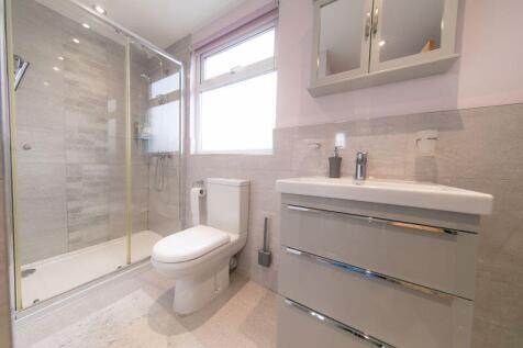 Shower room (First floor)