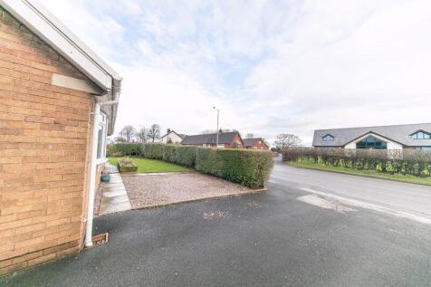 Front garden and driveway