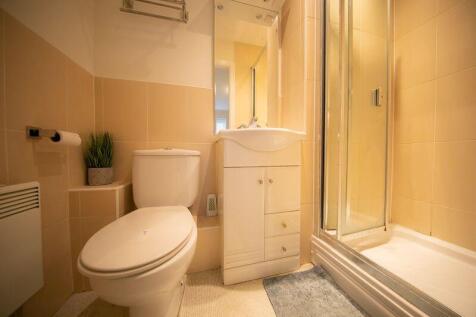Bedroom 1 en-suite